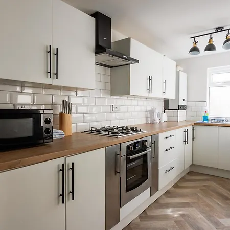 5 Bedroom Spacious Perfect For Big Groups *