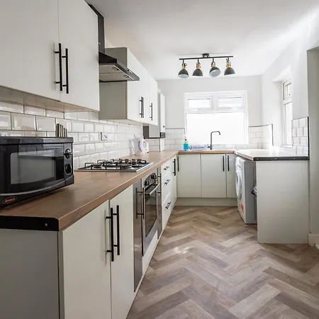 5 Bedroom Spacious Perfect For Big Groups *